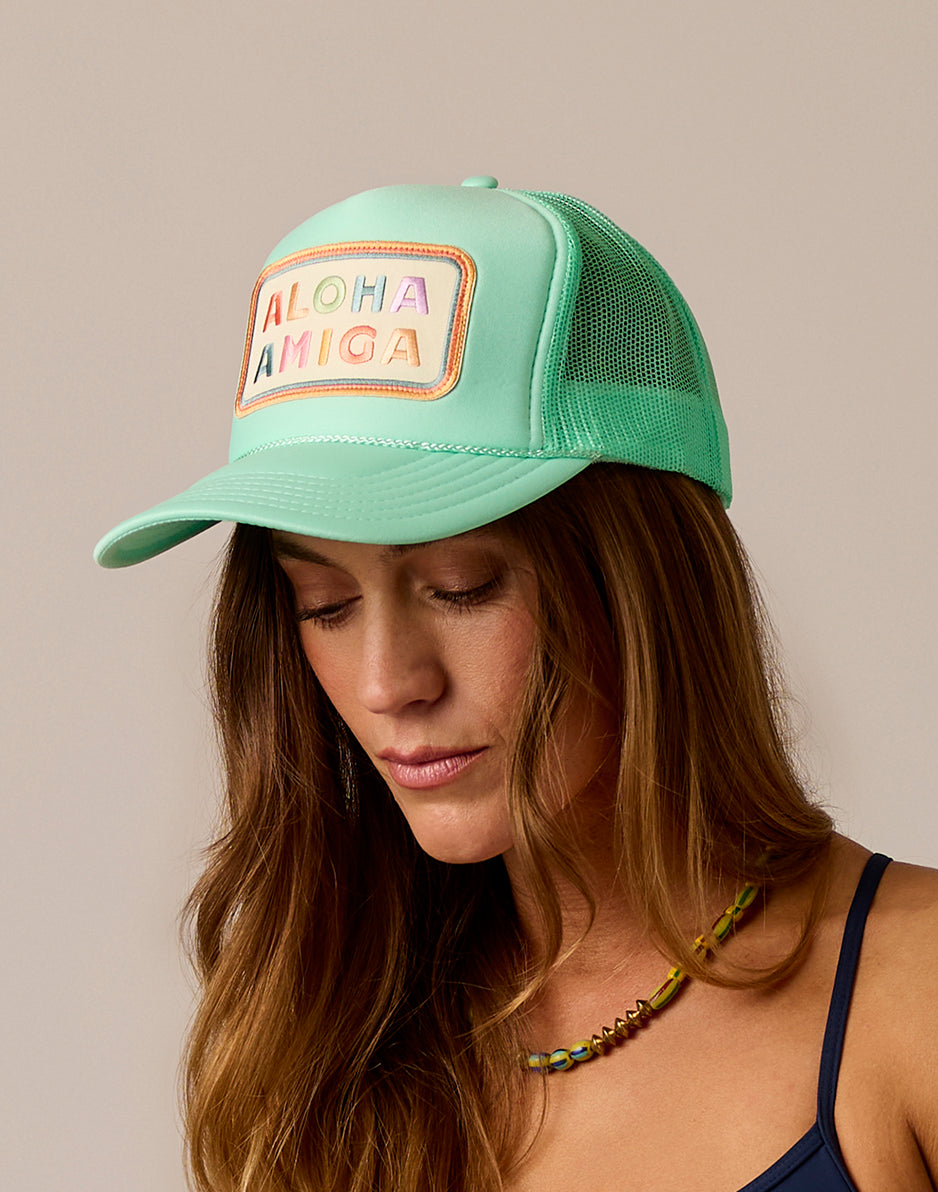 Aloha Amiga Trucker: Seafoam