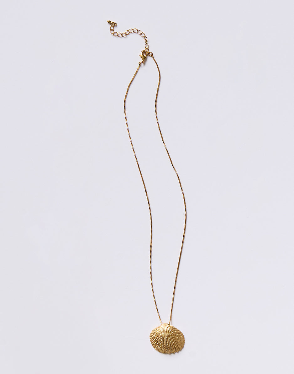Shell Necklace: Gold